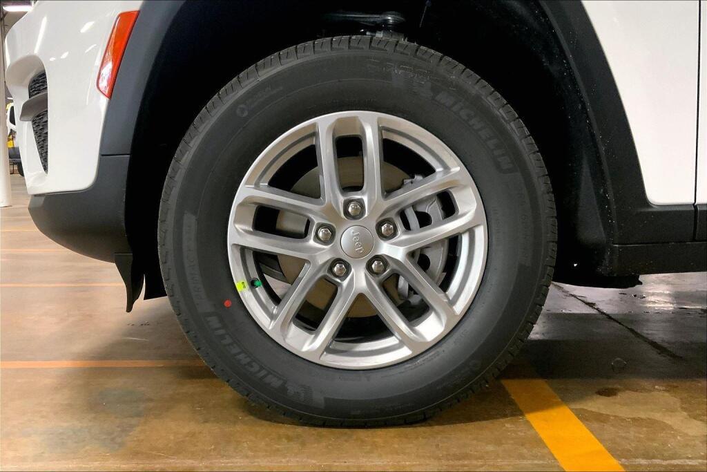 new 2025 Jeep Grand Cherokee car, priced at $43,331