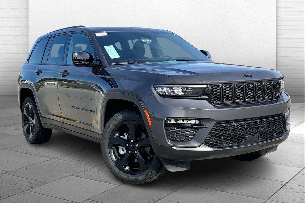 new 2025 Jeep Grand Cherokee car, priced at $45,929