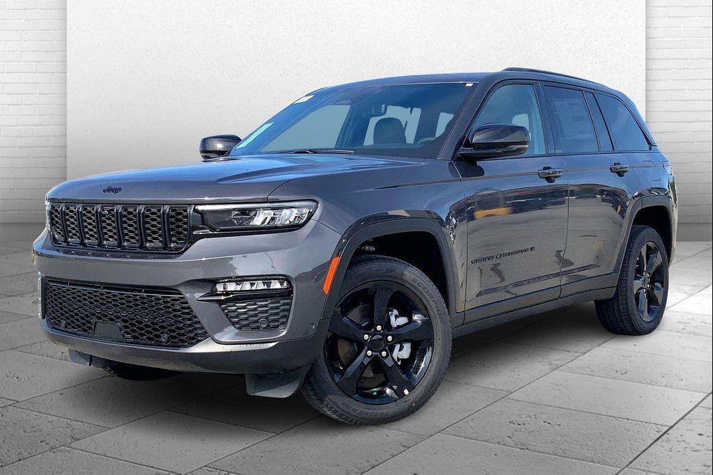 new 2025 Jeep Grand Cherokee car, priced at $45,929