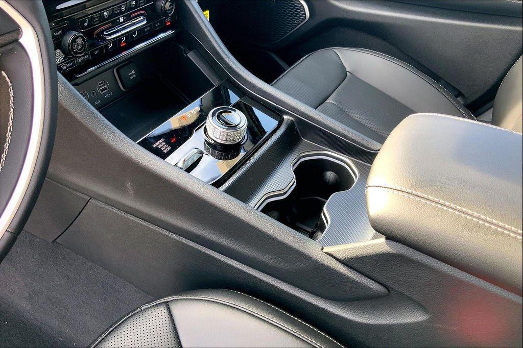 new 2025 Jeep Grand Cherokee car, priced at $45,929