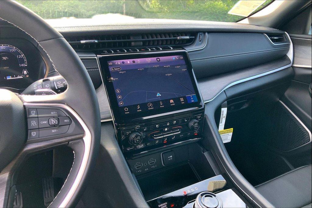 new 2025 Jeep Grand Cherokee car, priced at $45,929