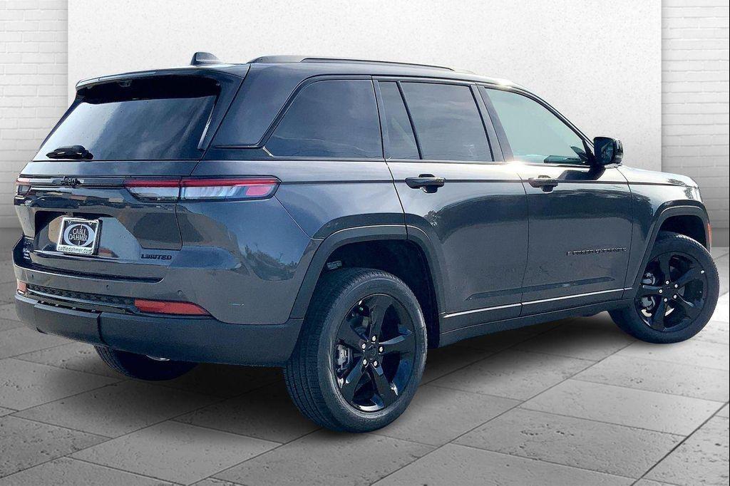 new 2025 Jeep Grand Cherokee car, priced at $45,929