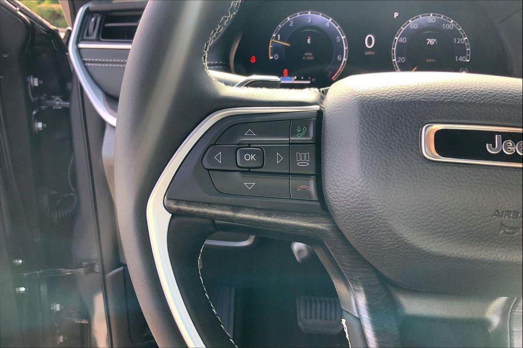 new 2025 Jeep Grand Cherokee car, priced at $45,929