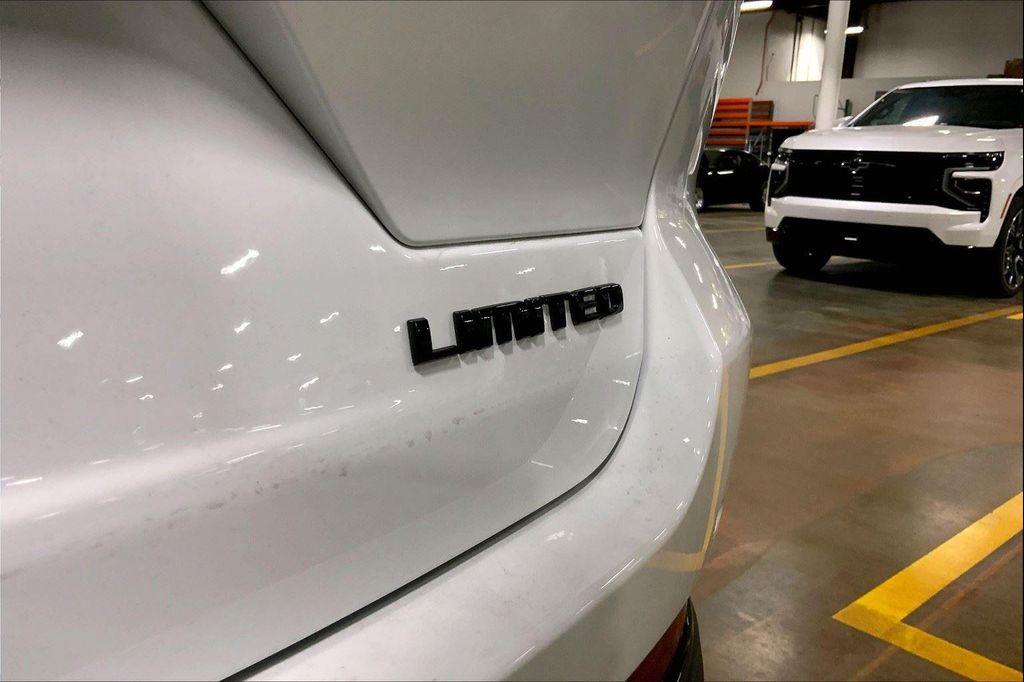 new 2025 Jeep Grand Cherokee car, priced at $52,616