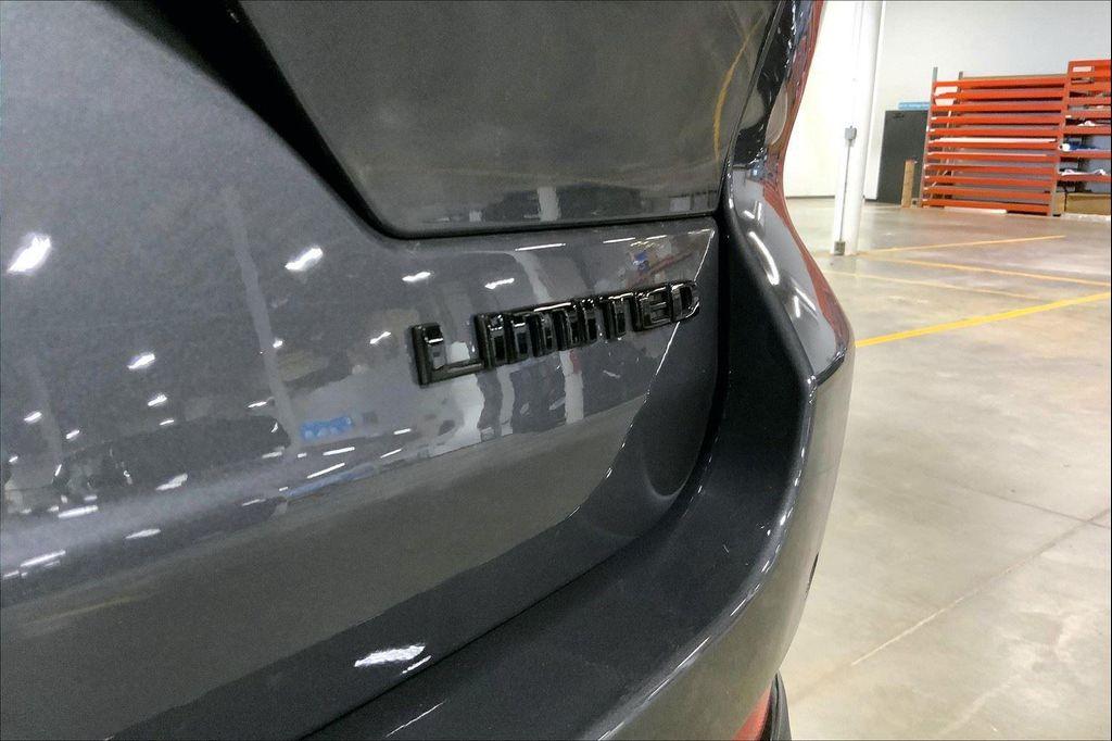 new 2025 Jeep Grand Cherokee car, priced at $45,929