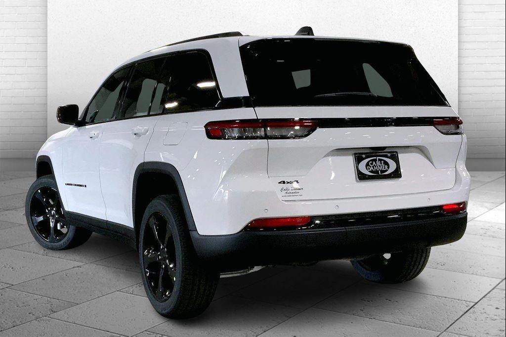 new 2025 Jeep Grand Cherokee car, priced at $48,838