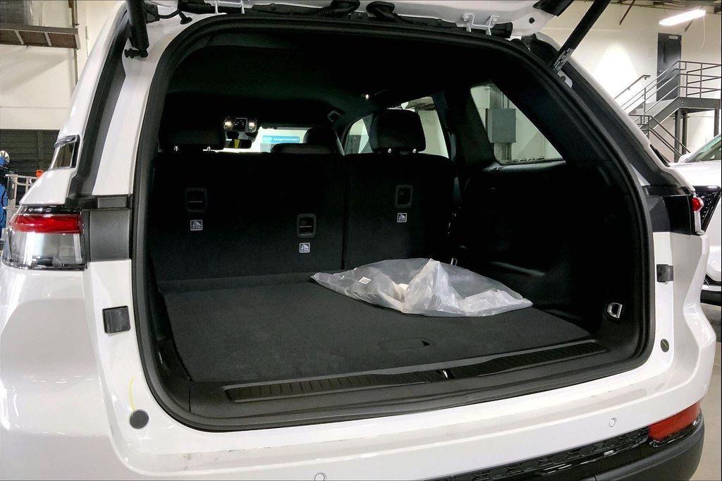 new 2025 Jeep Grand Cherokee car, priced at $48,838