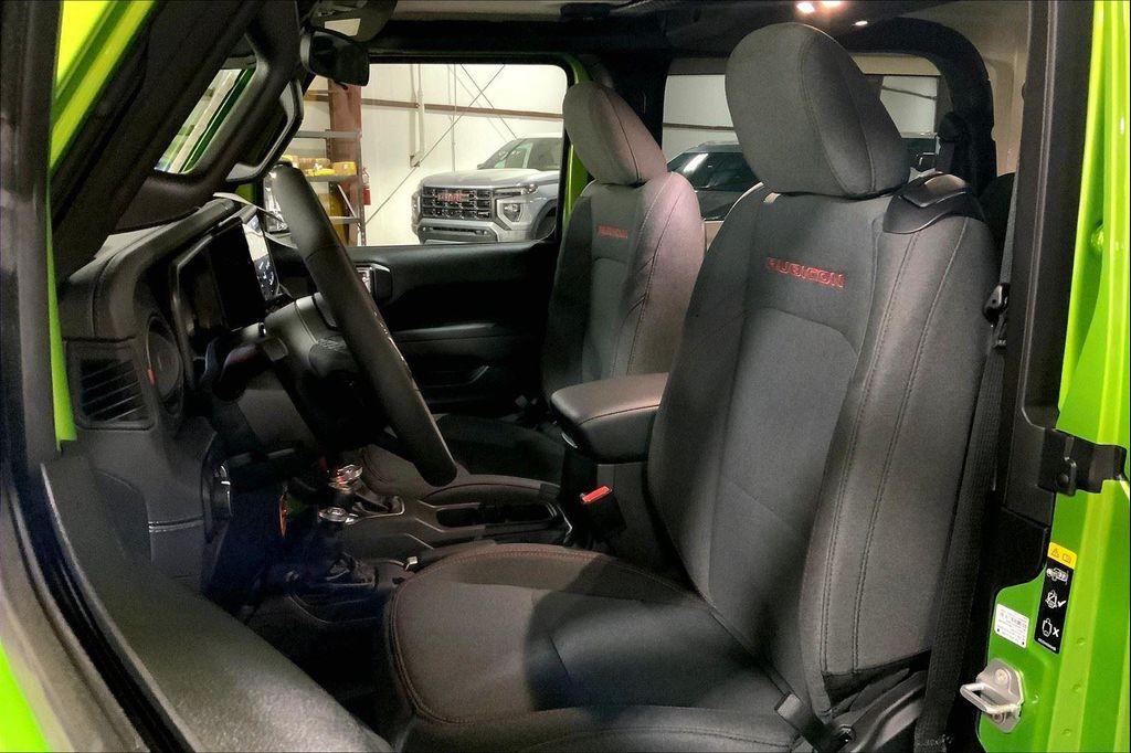 new 2025 Jeep Wrangler car, priced at $45,255