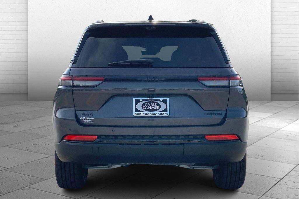 new 2025 Jeep Grand Cherokee car, priced at $54,820