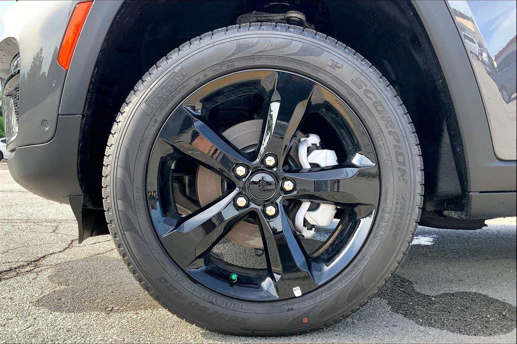 new 2025 Jeep Grand Cherokee car, priced at $54,820