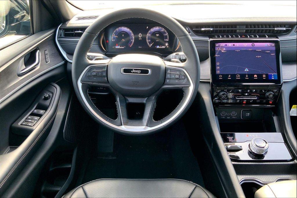 new 2025 Jeep Grand Cherokee car, priced at $54,820
