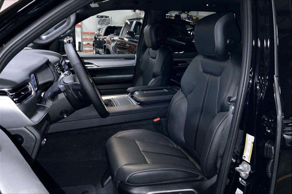 new 2025 Jeep Wagoneer L car, priced at $73,331