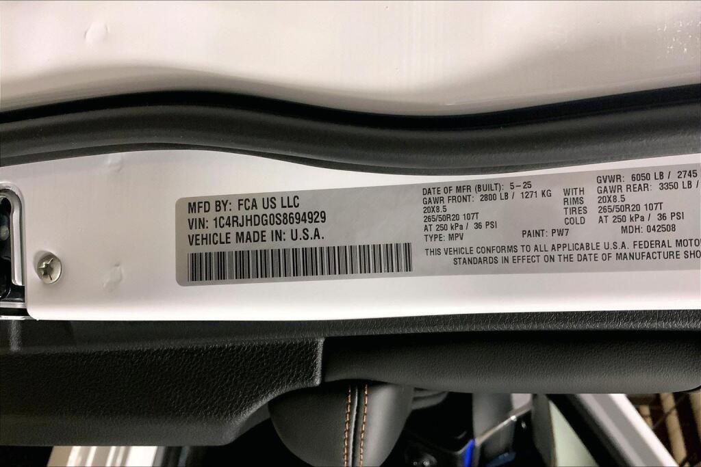 new 2025 Jeep Grand Cherokee car, priced at $62,754