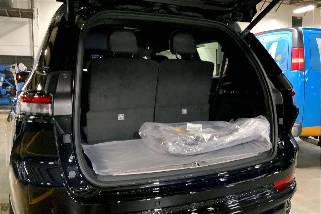 new 2025 Jeep Grand Cherokee L car, priced at $63,579