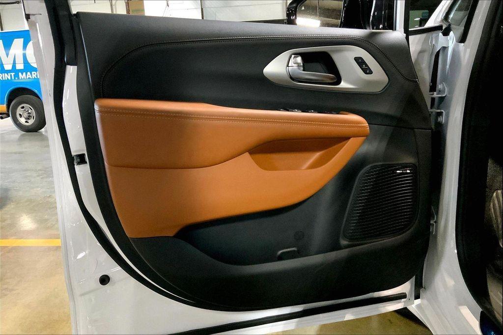 new 2026 Chrysler Pacifica car, priced at $52,060