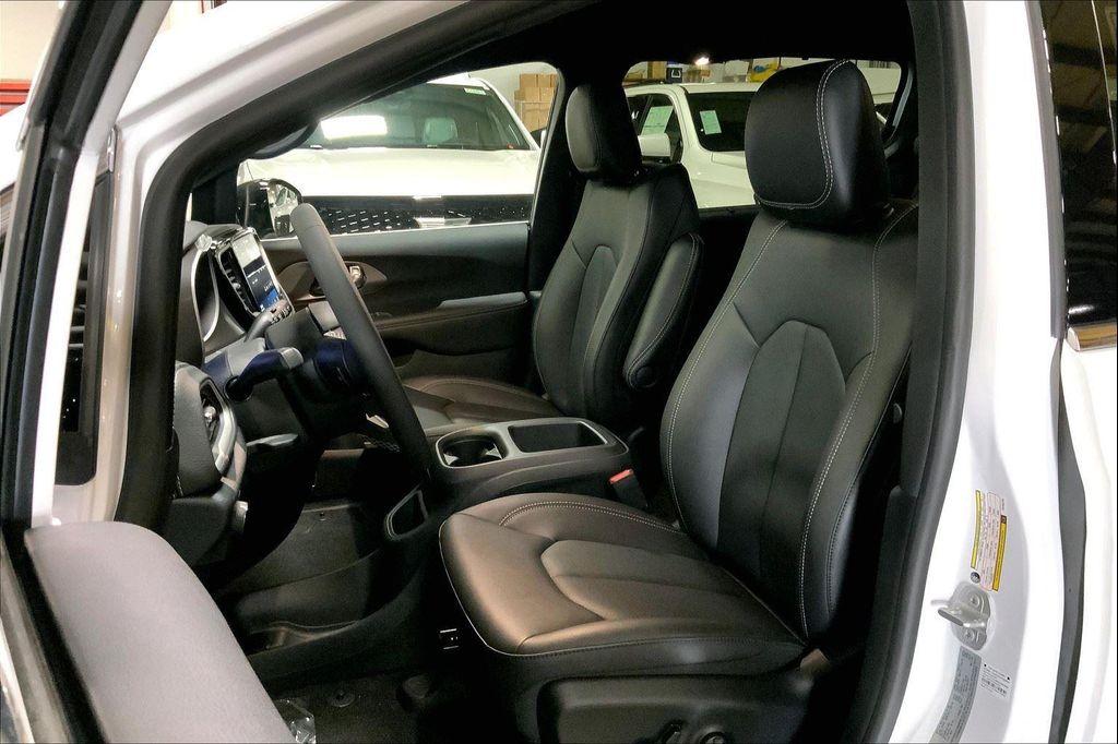 new 2026 Chrysler Pacifica car, priced at $42,415