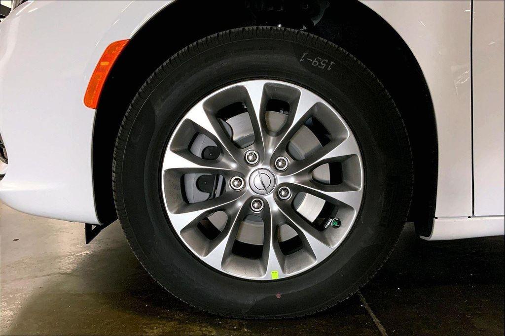 new 2026 Chrysler Pacifica car, priced at $42,415