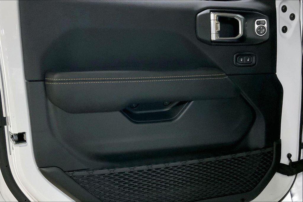 new 2025 Jeep Wrangler car, priced at $46,462