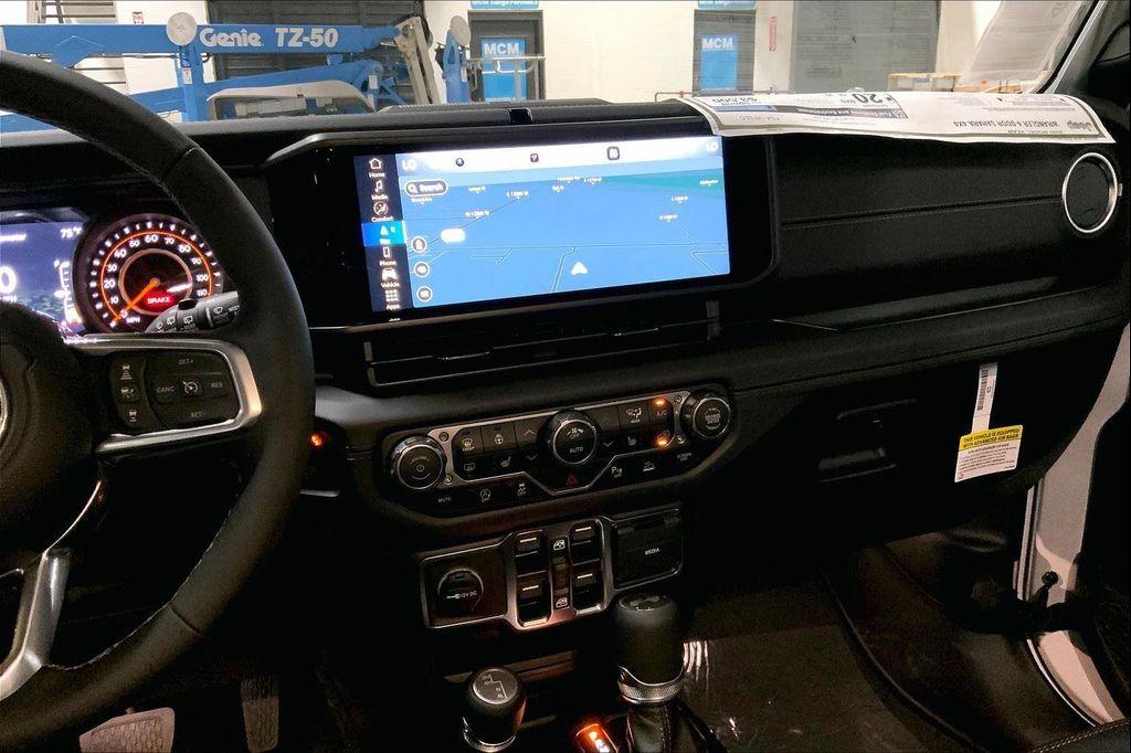 new 2025 Jeep Wrangler car, priced at $46,462