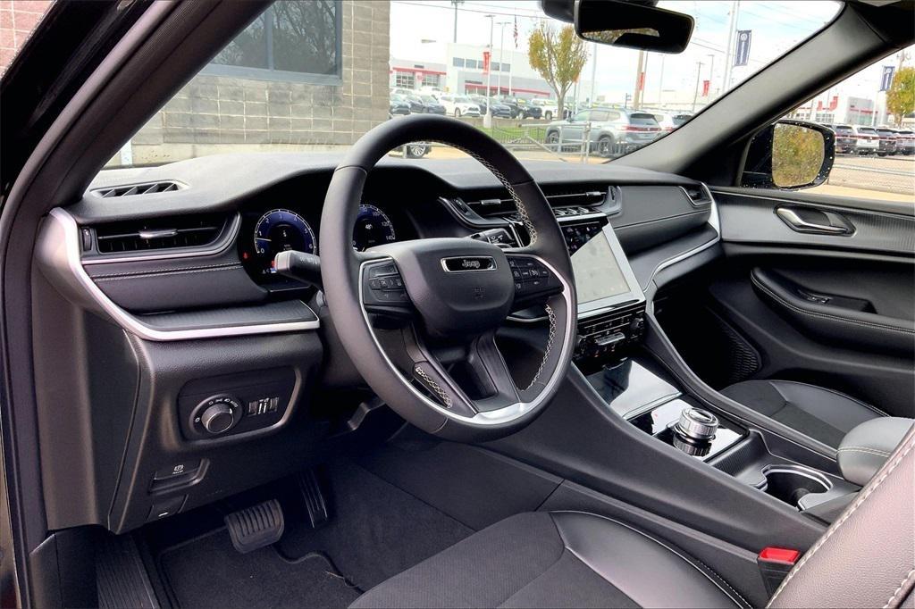 new 2025 Jeep Grand Cherokee L car, priced at $53,355