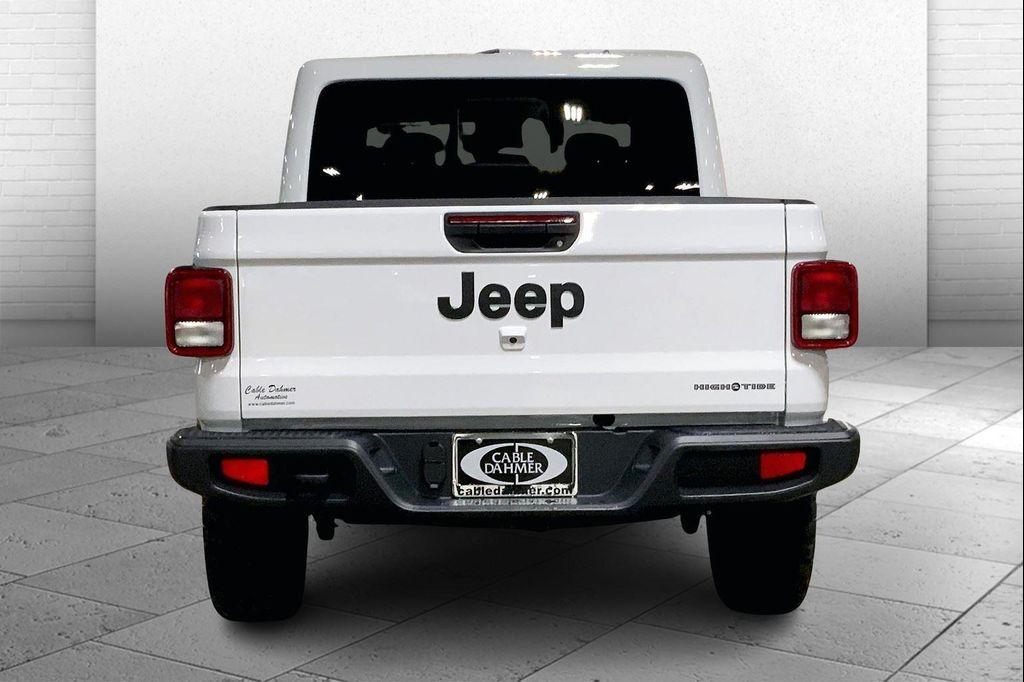 new 2025 Jeep Gladiator car, priced at $45,837