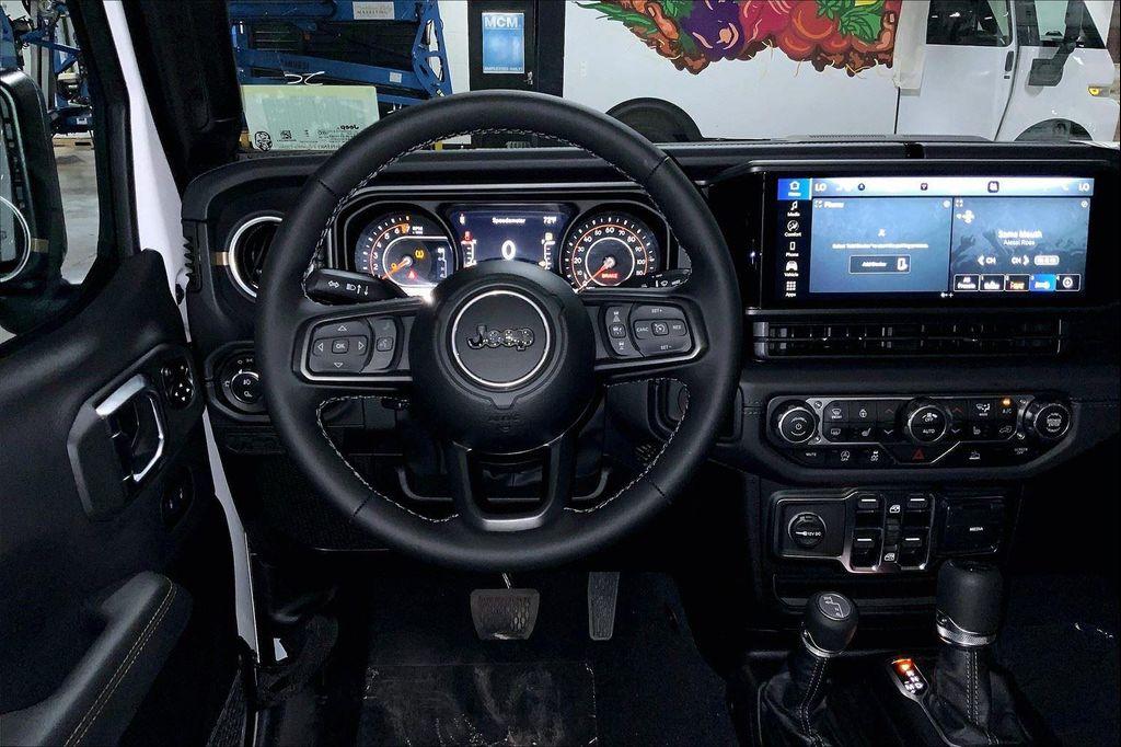 new 2025 Jeep Gladiator car, priced at $45,837