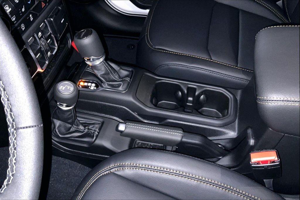 new 2025 Jeep Gladiator car, priced at $45,837
