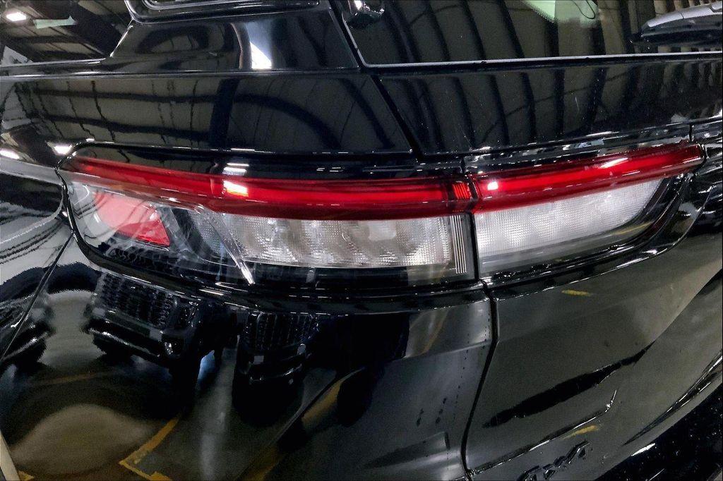 new 2025 Jeep Grand Cherokee car, priced at $38,575