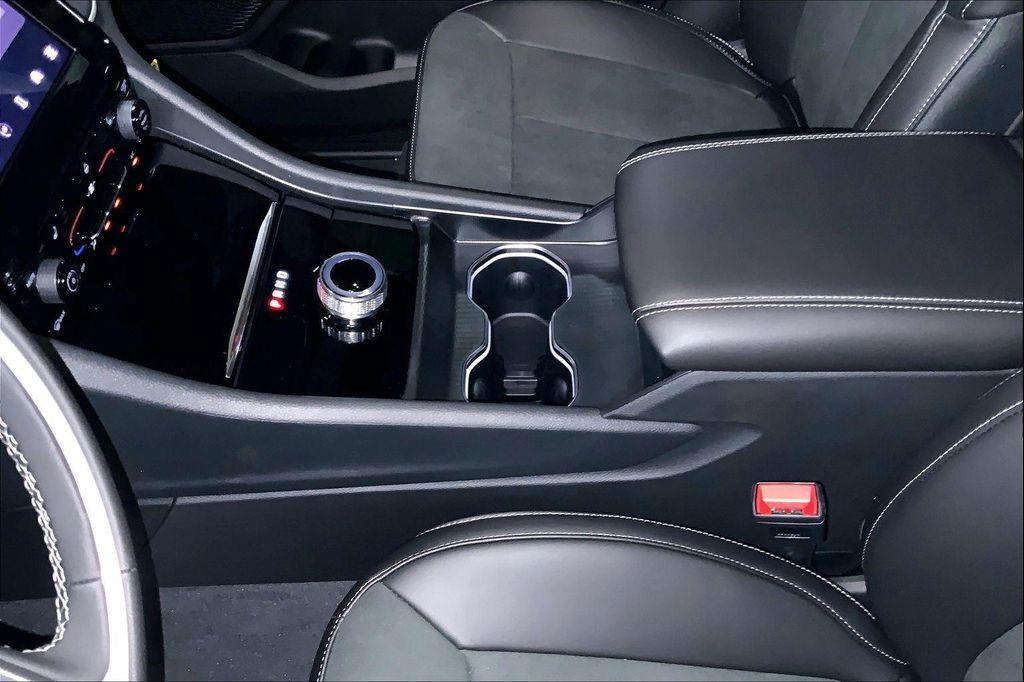 new 2025 Jeep Grand Cherokee car, priced at $38,575