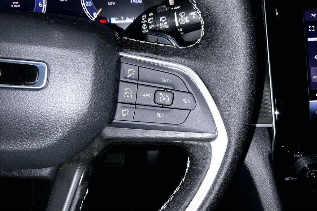 new 2025 Jeep Grand Cherokee car, priced at $38,575