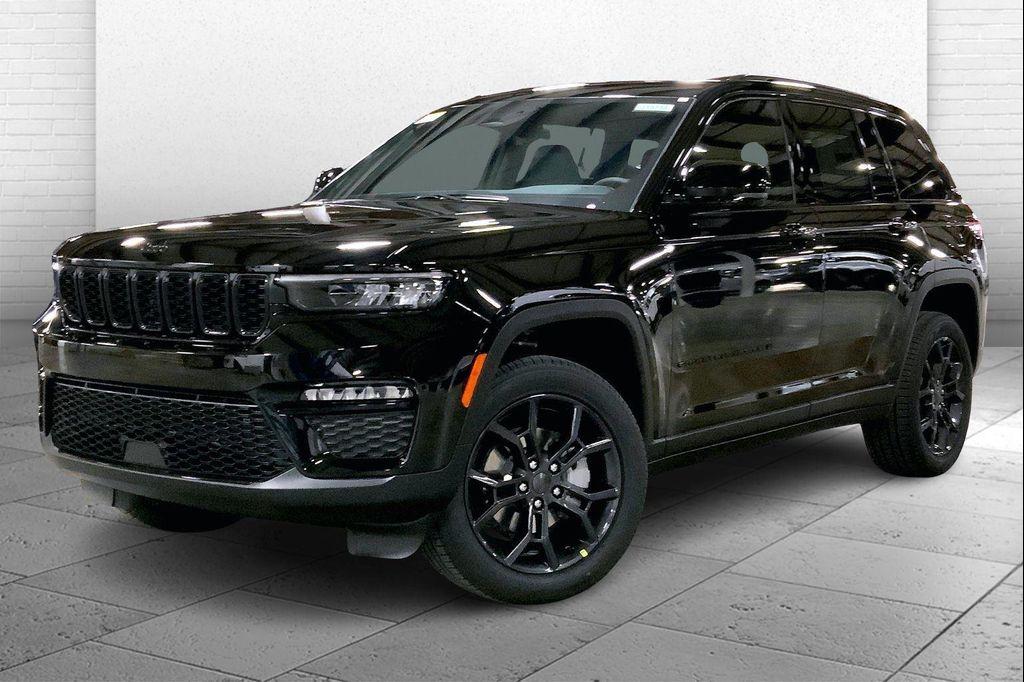 new 2025 Jeep Grand Cherokee car, priced at $43,574