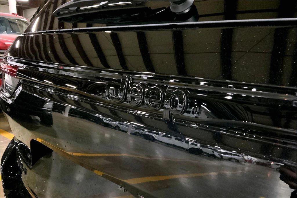 new 2025 Jeep Grand Cherokee car, priced at $43,574