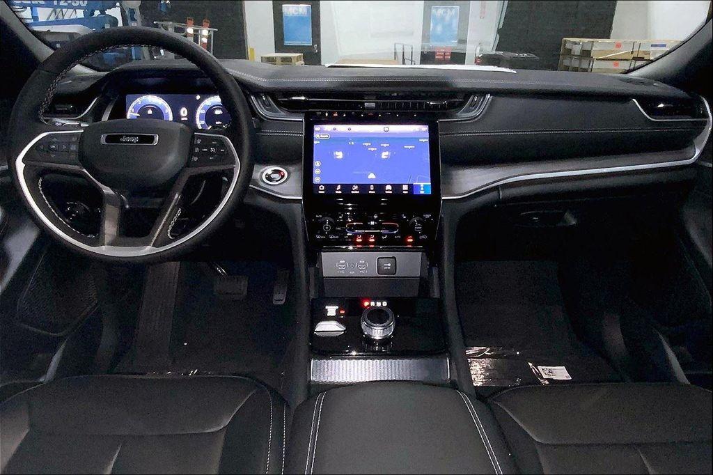 new 2025 Jeep Grand Cherokee car, priced at $36,637