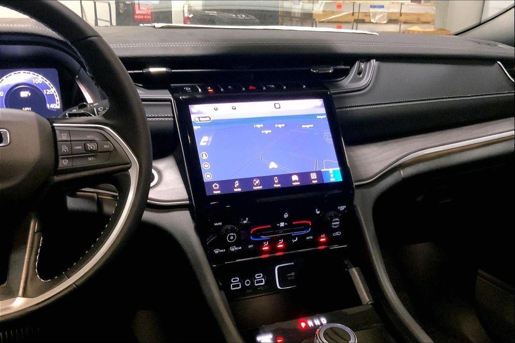 new 2025 Jeep Grand Cherokee car, priced at $36,637