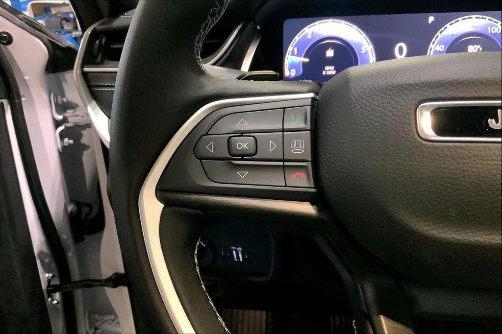 new 2025 Jeep Grand Cherokee car, priced at $36,637