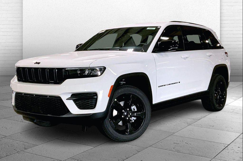new 2025 Jeep Grand Cherokee car, priced at $37,622