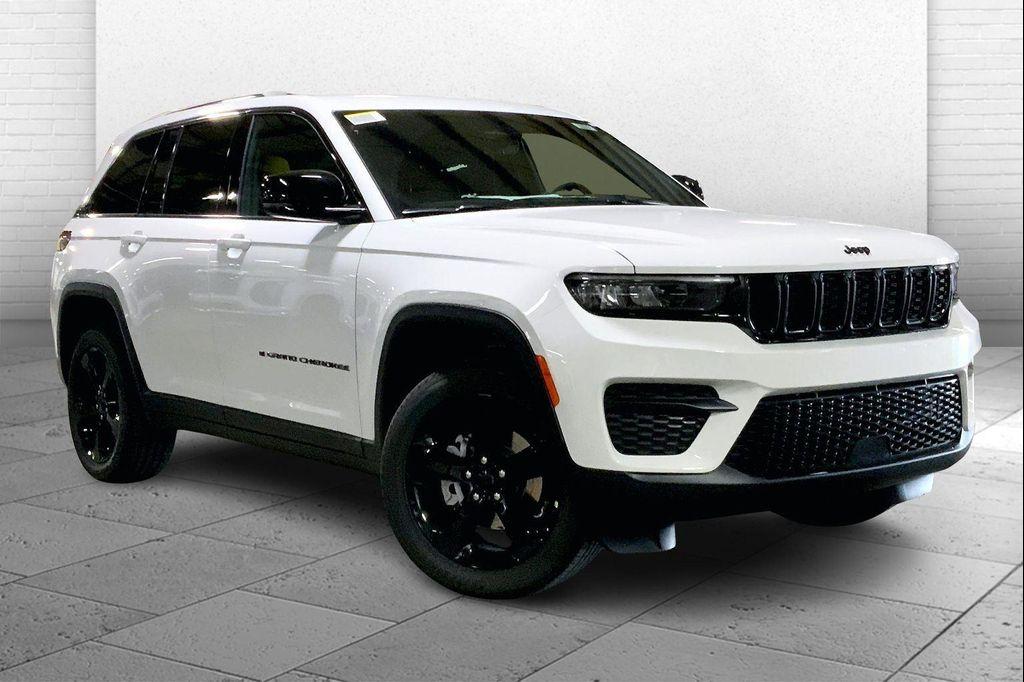 new 2025 Jeep Grand Cherokee car, priced at $37,622