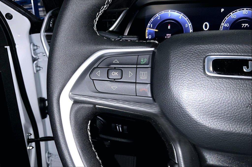 new 2025 Jeep Grand Cherokee car, priced at $37,622