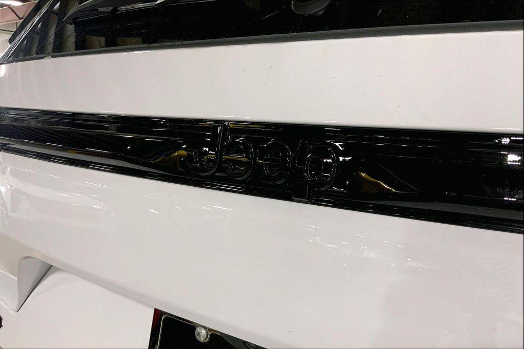 new 2025 Jeep Grand Cherokee car, priced at $37,622