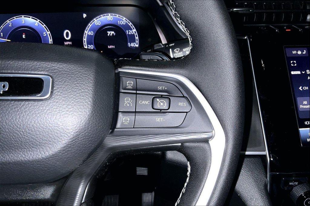 new 2025 Jeep Grand Cherokee car, priced at $37,622