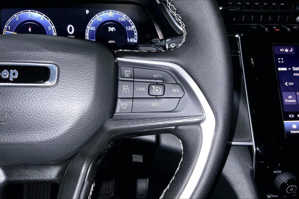 new 2025 Jeep Grand Cherokee car, priced at $45,217