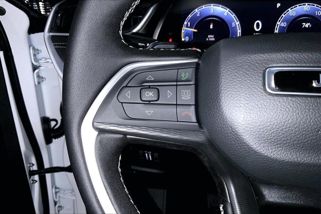 new 2025 Jeep Grand Cherokee car, priced at $45,217