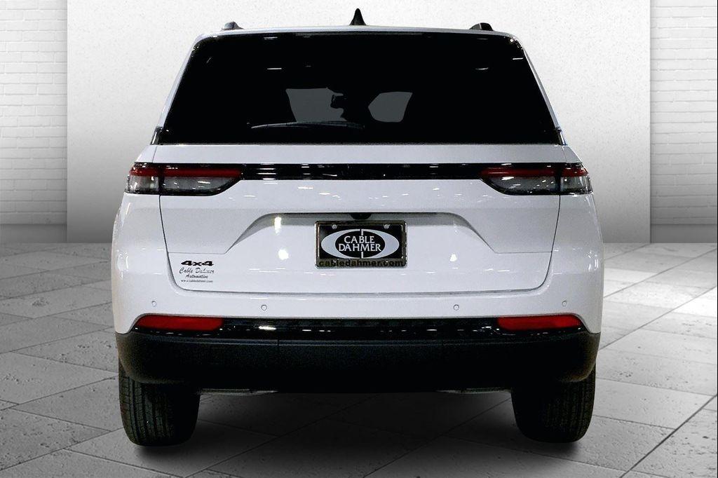 new 2025 Jeep Grand Cherokee car, priced at $44,251