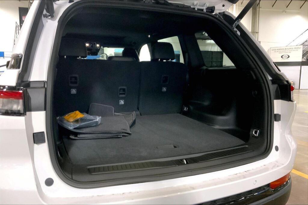 new 2025 Jeep Grand Cherokee car, priced at $45,217