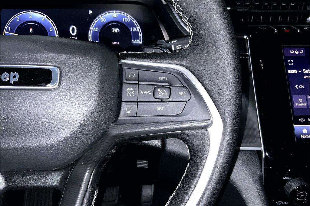 new 2025 Jeep Grand Cherokee car, priced at $44,251