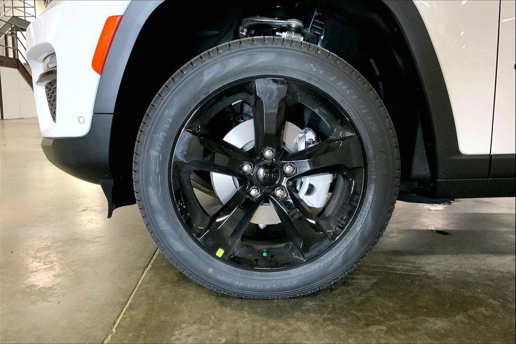 new 2025 Jeep Grand Cherokee car, priced at $45,411