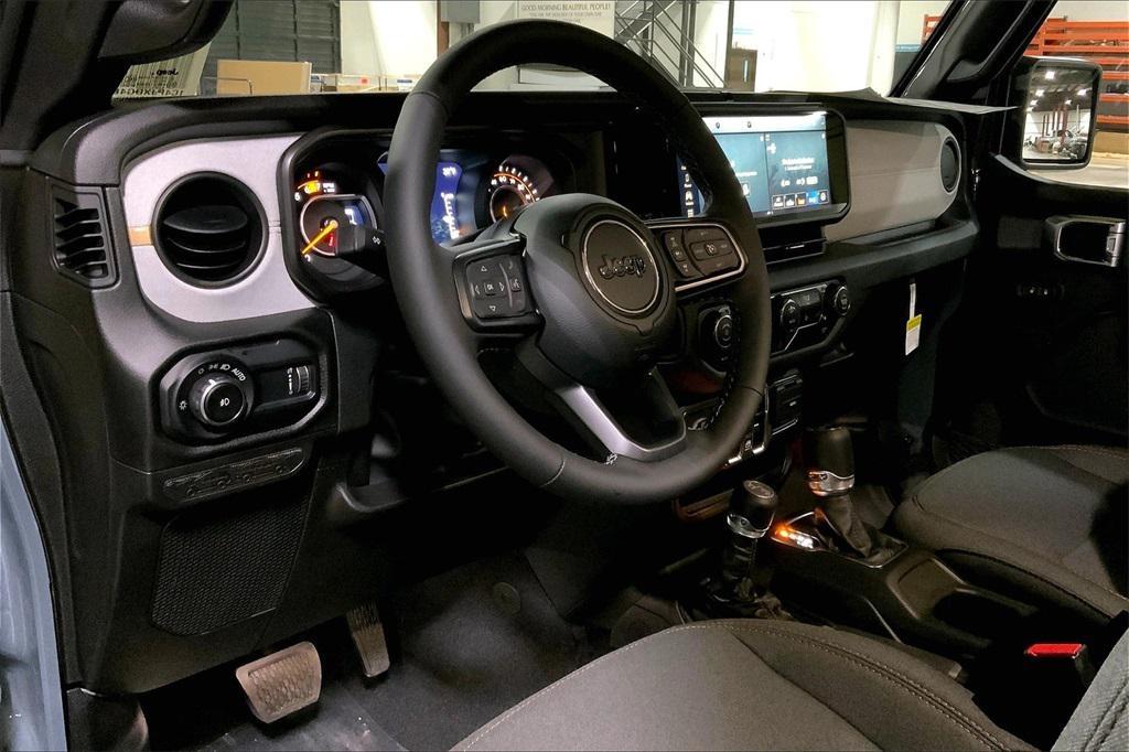 new 2025 Jeep Wrangler car, priced at $47,156