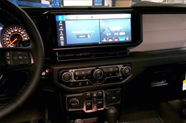 new 2025 Jeep Wrangler car, priced at $45,061