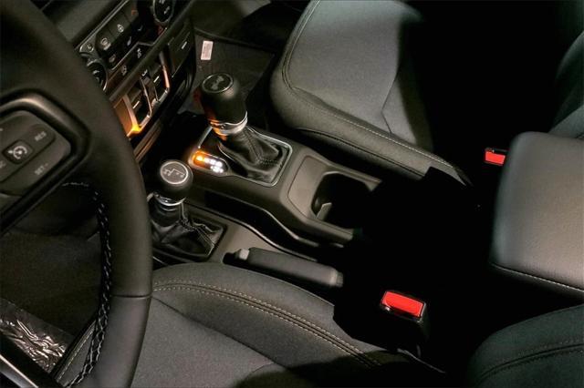 new 2025 Jeep Wrangler car, priced at $45,061