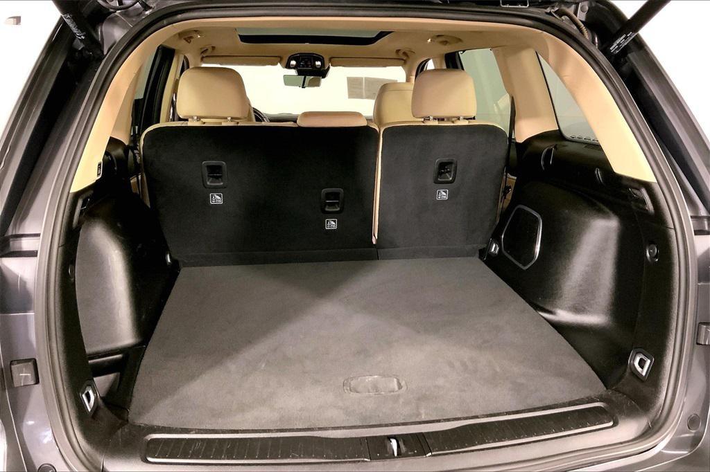 used 2022 Jeep Grand Cherokee car, priced at $32,000